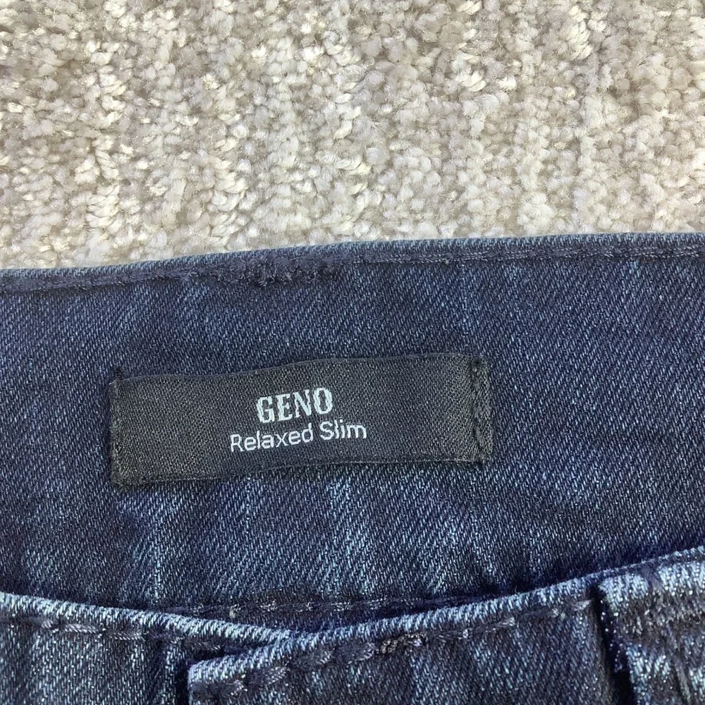 True Religion Geno Flap Big T Relaxed‎ Slim Jeans Mens 30 x 32 (Actual 30 x 31)